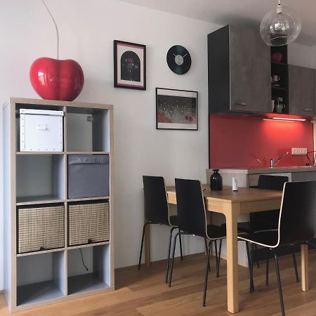 Red Flower Apartment With Pool - 5 Min To Lake Wien Exteriör bild