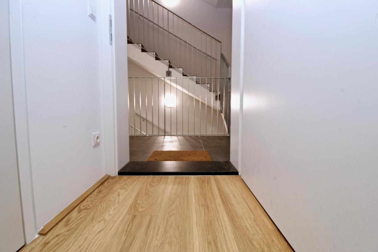 Red Flower Apartment With Pool - 5 Min To Lake Wien Exteriör bild