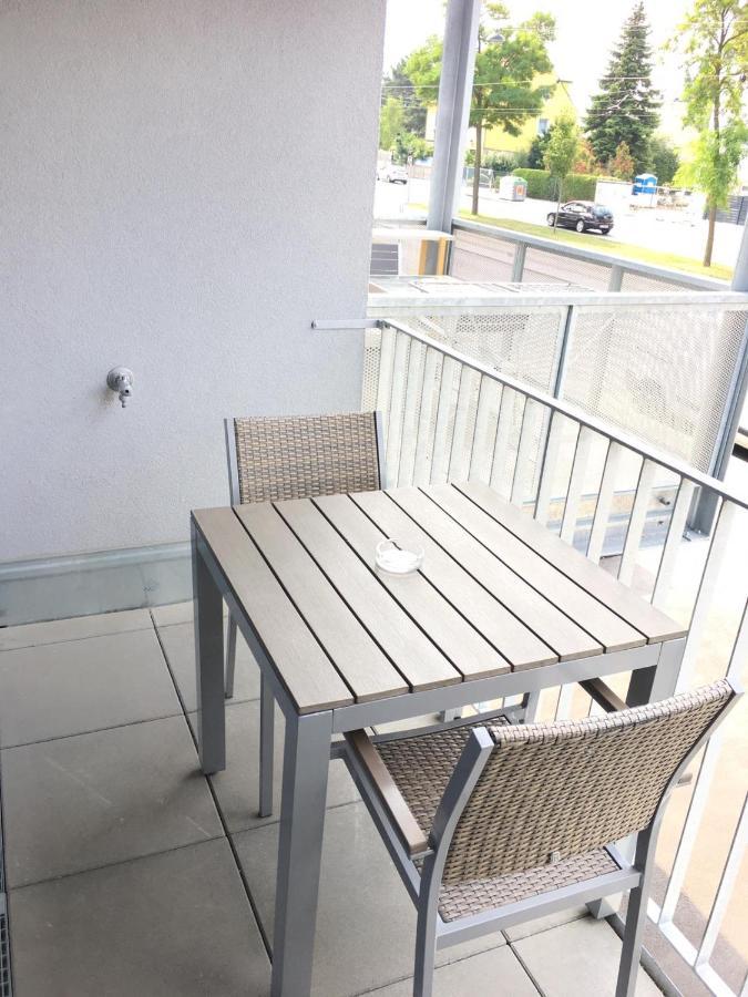 Red Flower Apartment With Pool - 5 Min To Lake Wien Exteriör bild