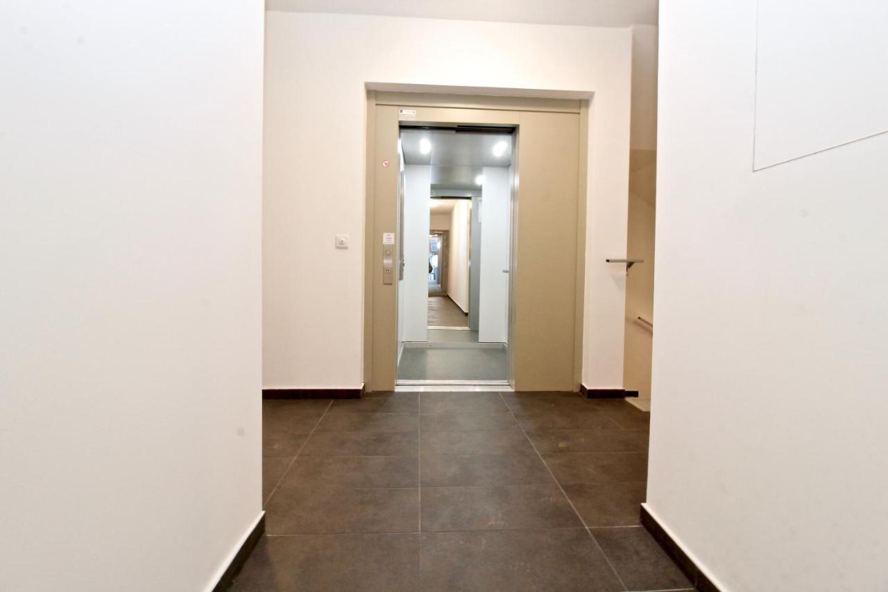 Red Flower Apartment With Pool - 5 Min To Lake Wien Exteriör bild