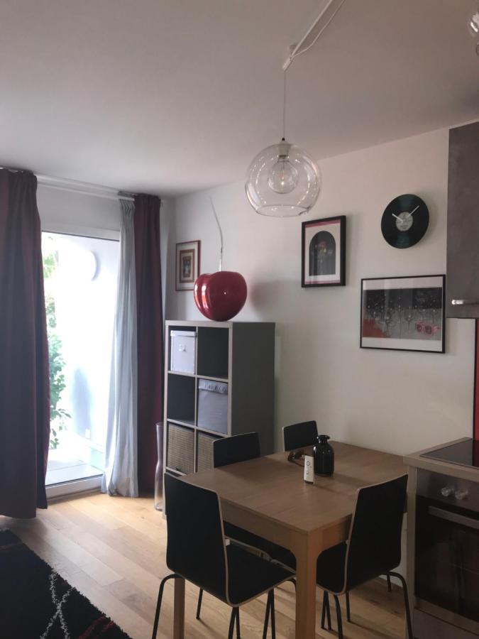 Red Flower Apartment With Pool - 5 Min To Lake Wien Exteriör bild
