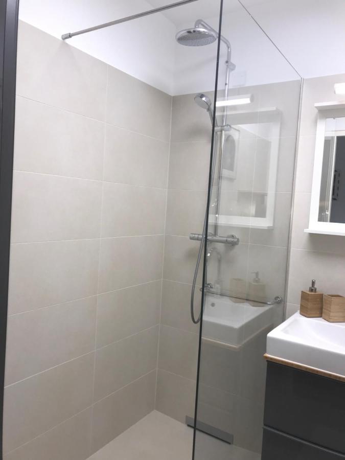 Red Flower Apartment With Pool - 5 Min To Lake Wien Exteriör bild