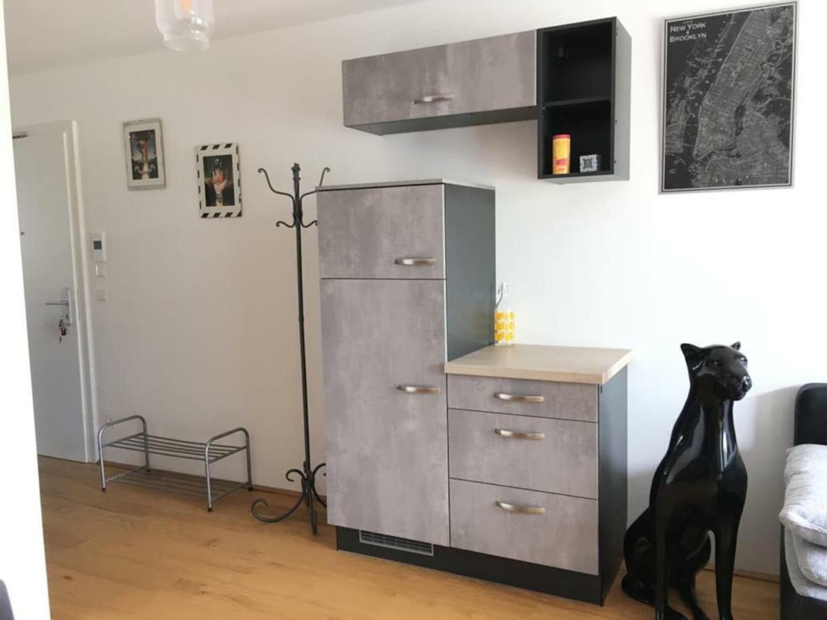 Red Flower Apartment With Pool - 5 Min To Lake Wien Exteriör bild