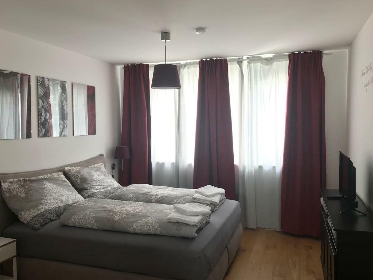 Red Flower Apartment With Pool - 5 Min To Lake Wien Exteriör bild